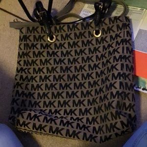 Micheal Kors shoulder bag